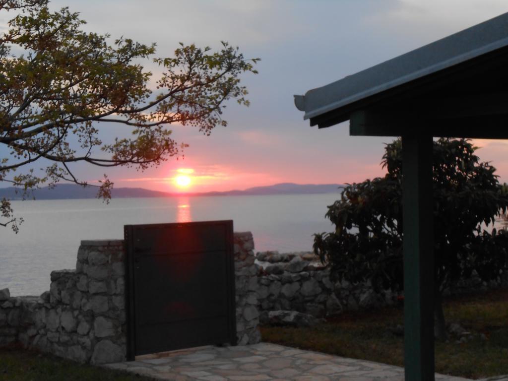 スヴェティ・ペタル Stone House "Dan"ヴィラ エクステリア 写真